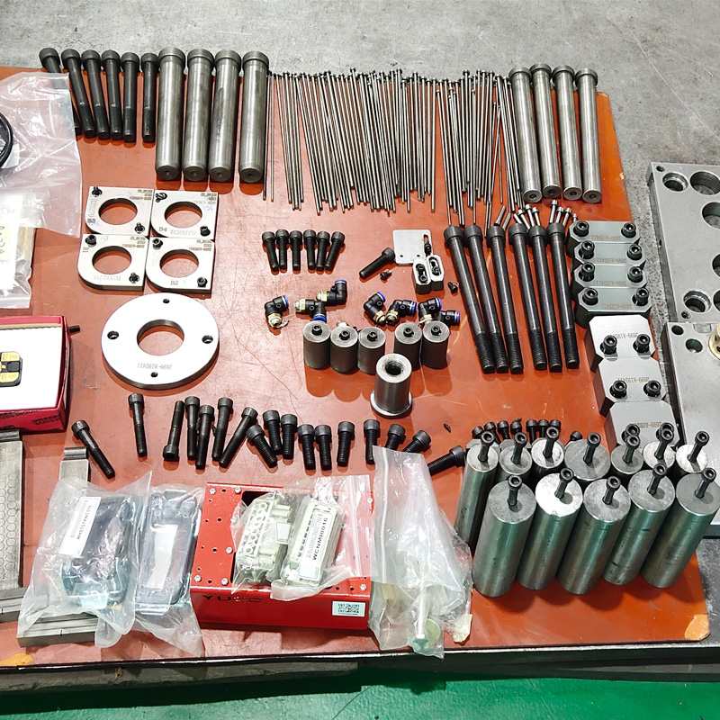 Professional customization of various plastic injection molds automotive plastic parts